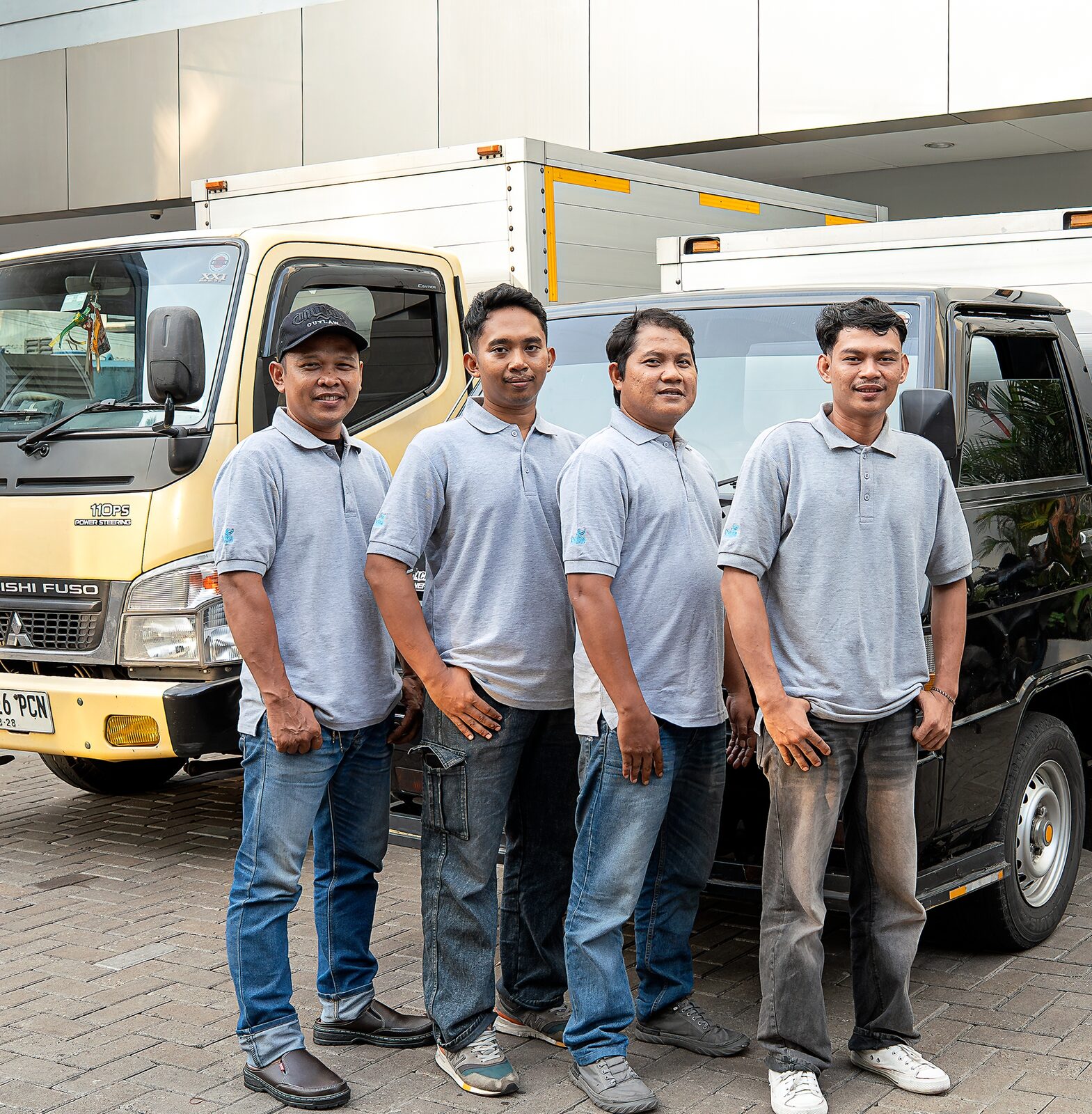 Delta Laundry delivery crew